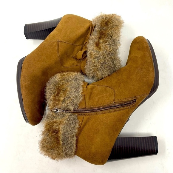 Dana Buchman Brown Faux Leather Ankle Booties Size 7.5 Side Zip Heels - Picture 3 of 10